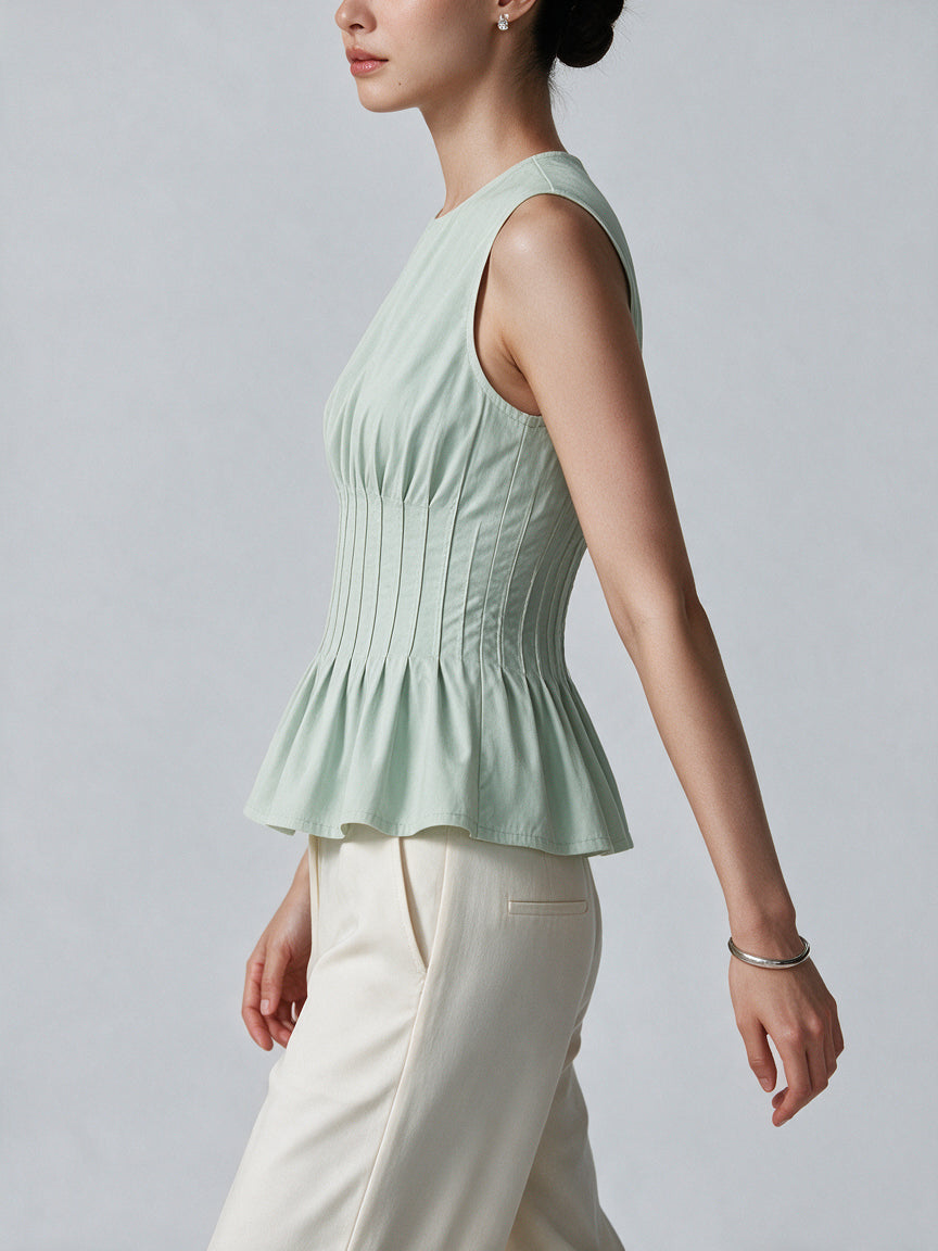 Valeria Contour Gathered Top - Mint — model side detail