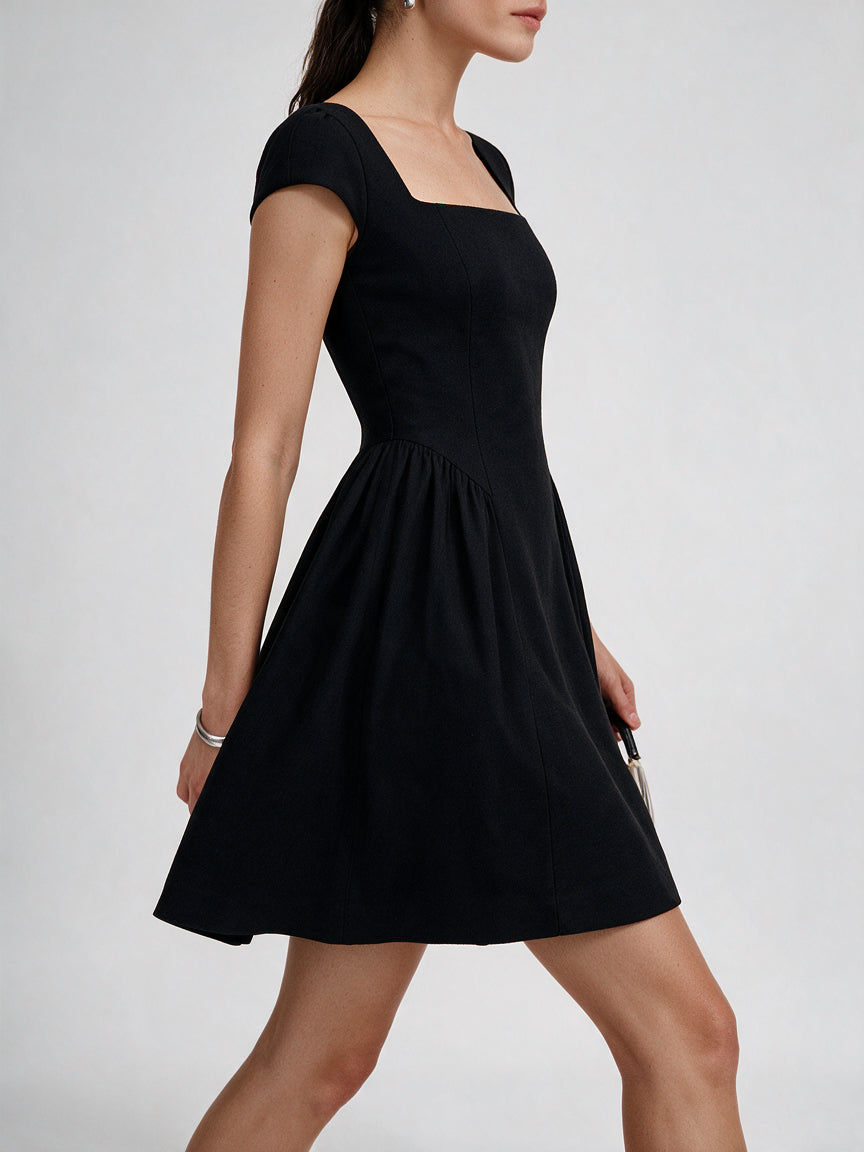 Valeria Éclipse Square Neck Dress - Midnight Noir — model side detail