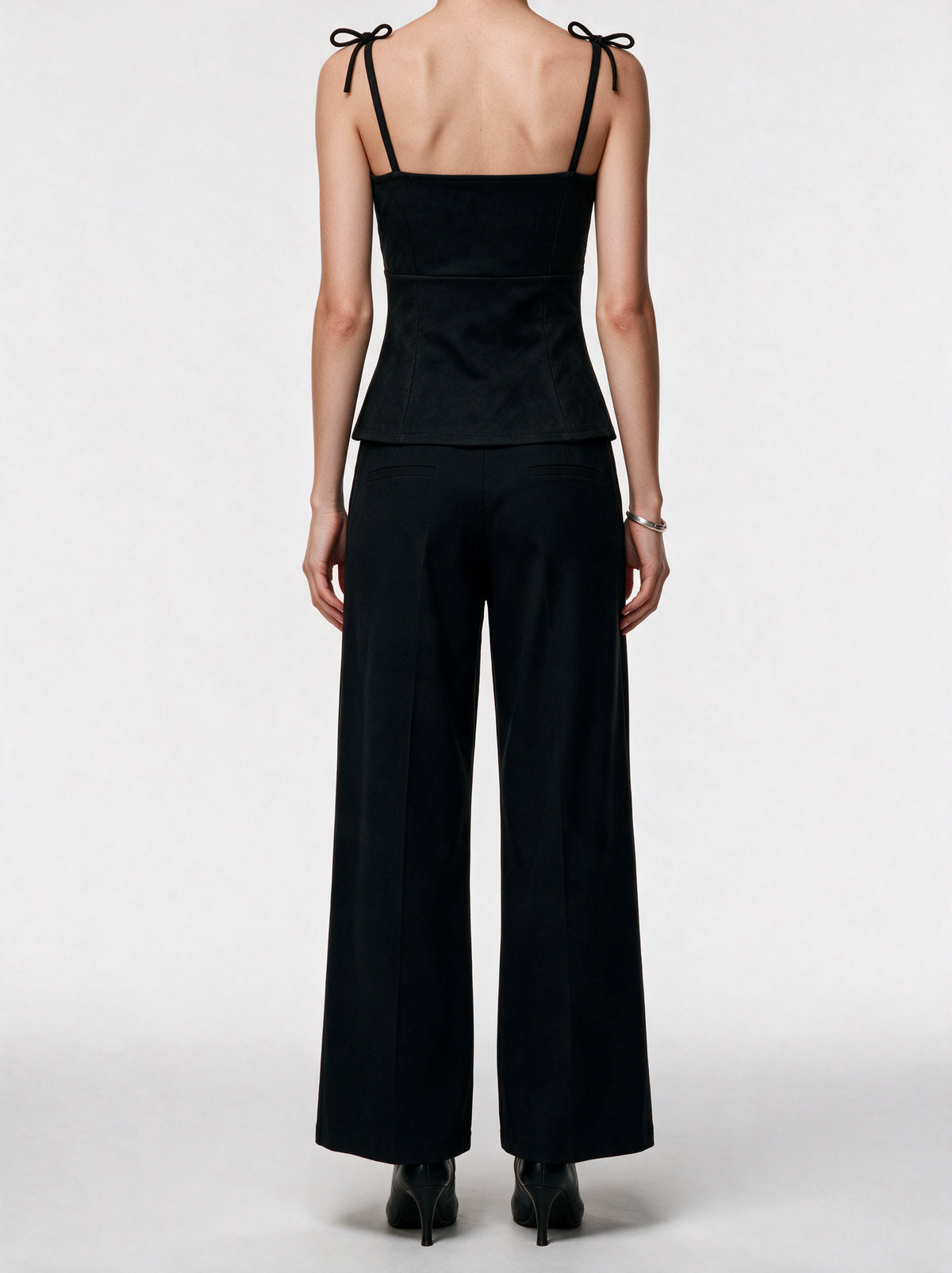 Valeria Ribbon Tie Cami - Noir — model back view