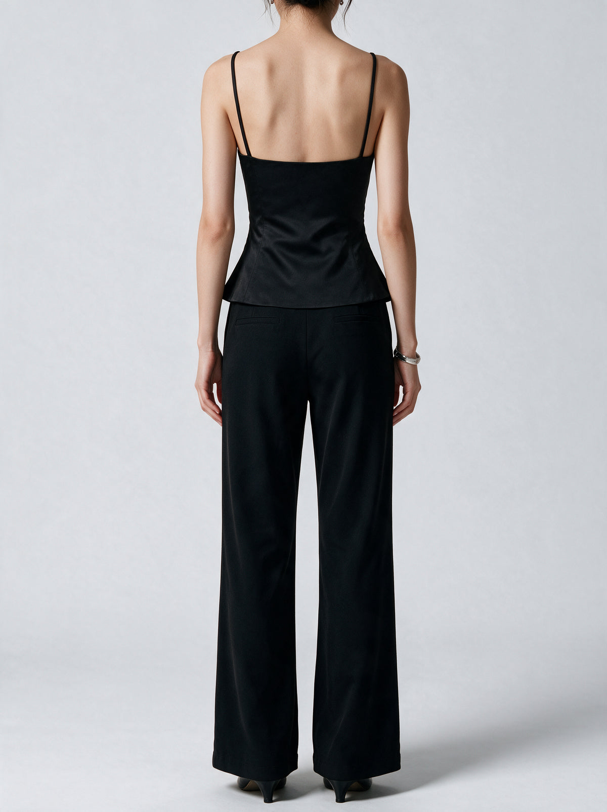 Valeria Sculpted Flare Cami - Noir — model back view