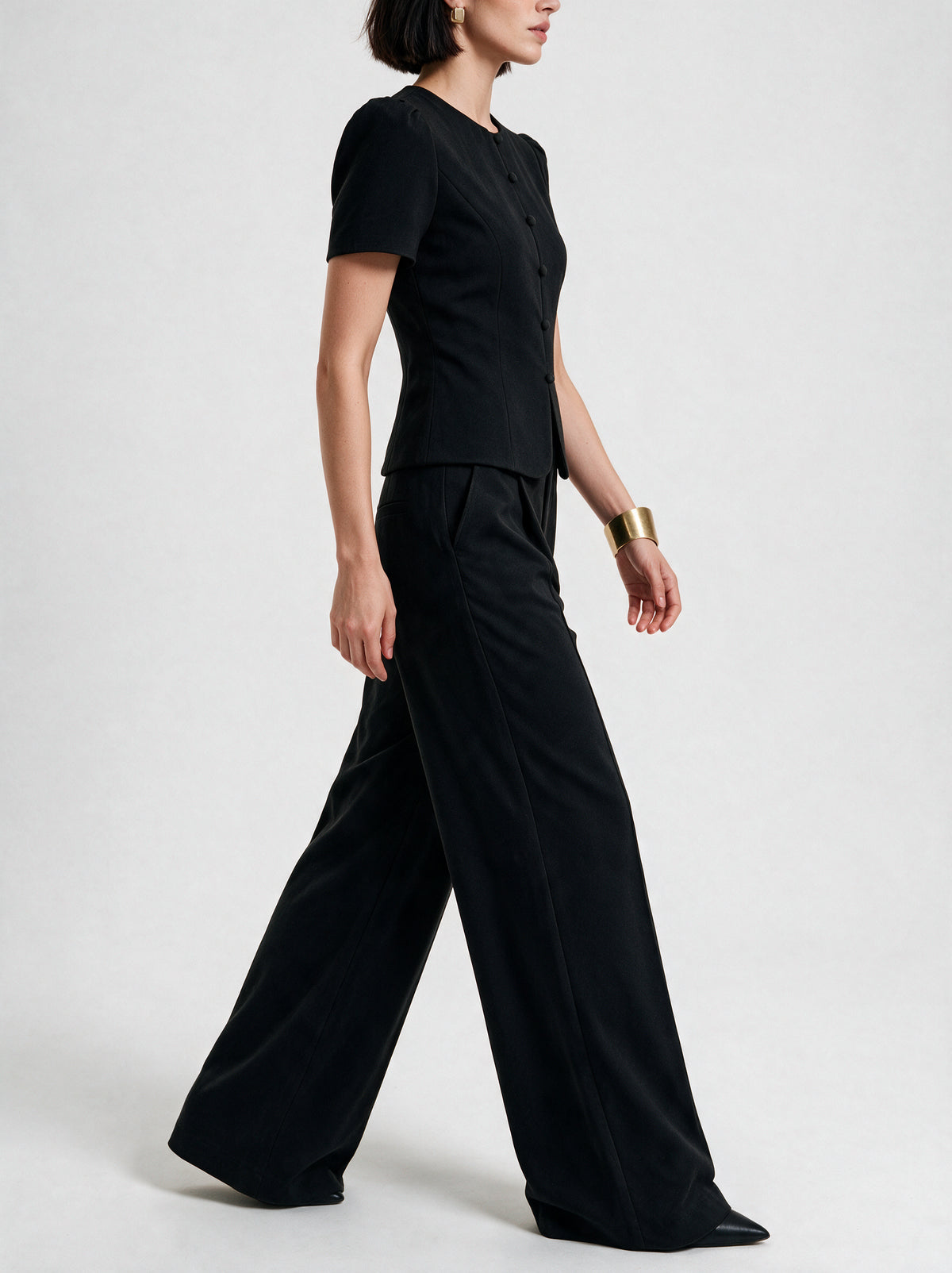 Valeria Sculpted Wide-Leg Co-Ord Set - Noir — model side detail