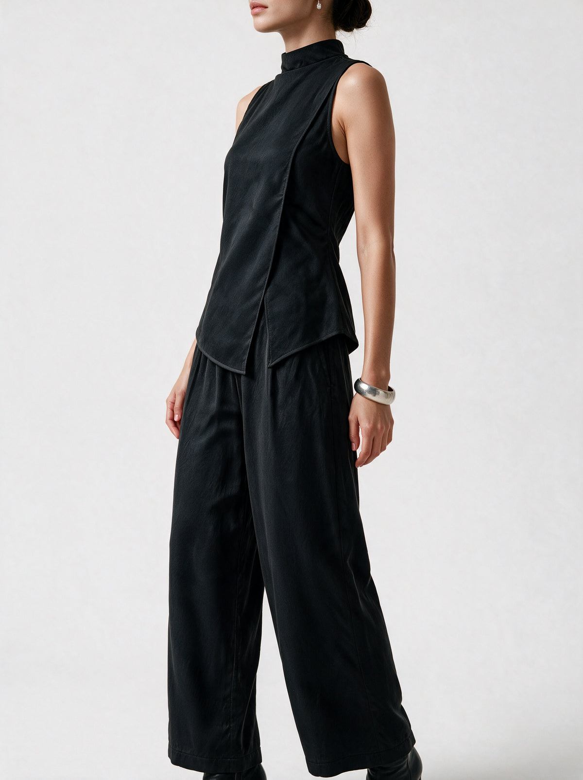 Valeria Sculpted Wrap Co-Ord Set - Black — model side detail