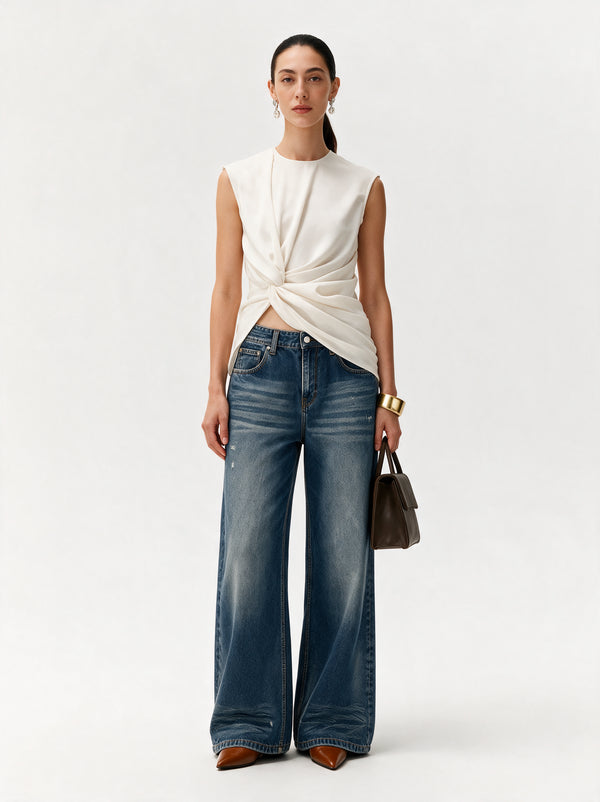 Valeria Signature Wide-Leg Jeans - Vintage Blue — model full body